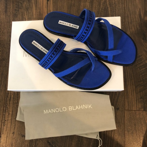 Manolo Blahnik Susina Thong Sandals - Picture 4 of 5